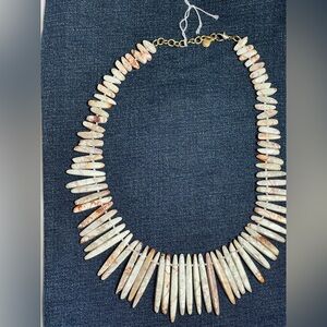 Elegant Cream and Gold Women's Necklace